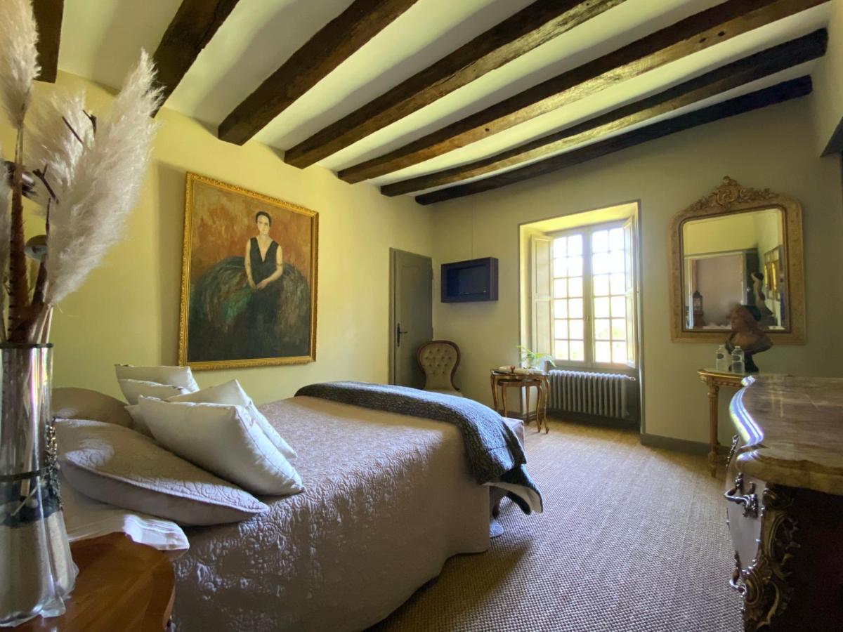 Le Petit Chateau De Sainte Colombe Bouges-le-Chateau Exterior foto